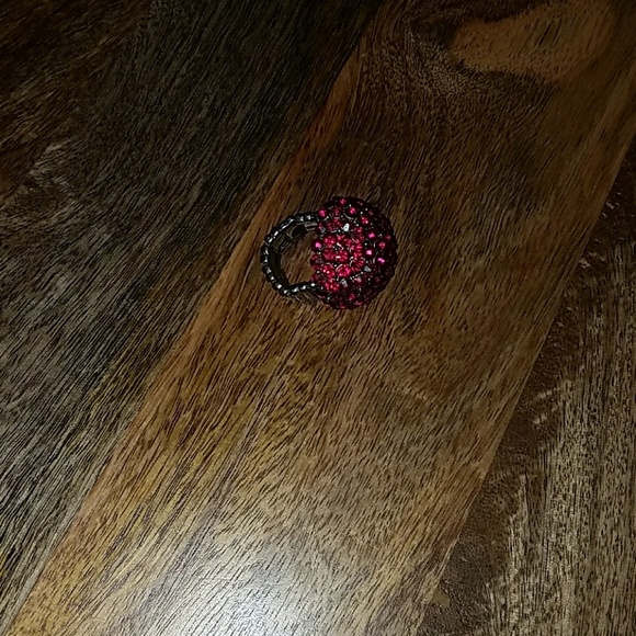 Jewelry - Picture 3 of 4